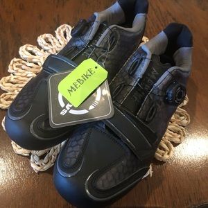 MEBIKE Mens Cycling Shoes Mens Road Indoor Bike Cycling Shoes size 8 black
